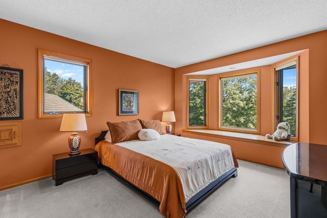 655 Evergreen Circle, Shoreview, MN 55126