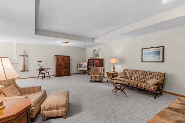 655 Evergreen Circle, Shoreview, MN 55126