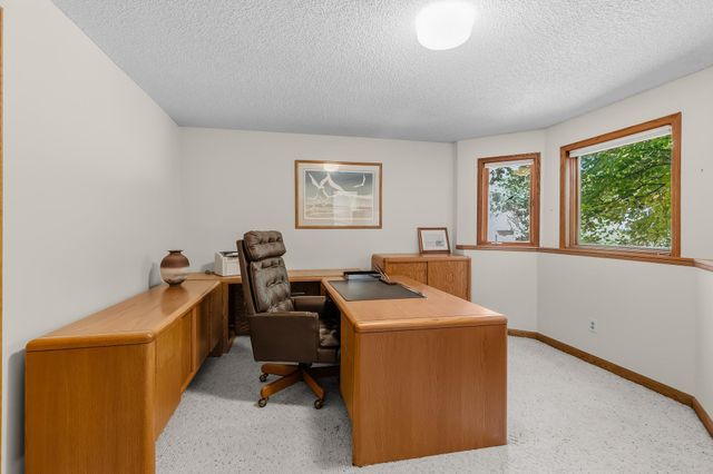 655 Evergreen Circle, Shoreview, MN 55126