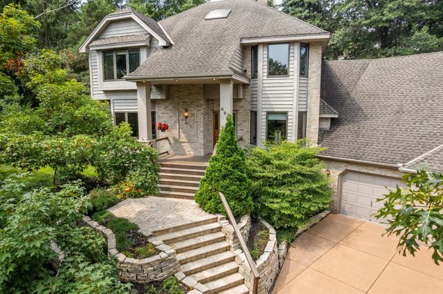 655 Evergreen Circle, Shoreview, MN 55126