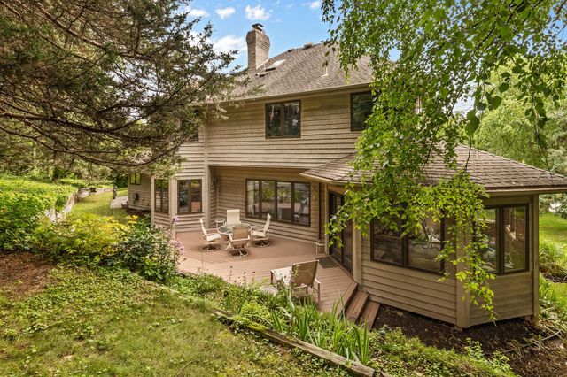 655 Evergreen Circle, Shoreview, MN 55126