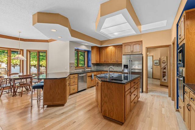 655 Evergreen Circle, Shoreview, MN 55126