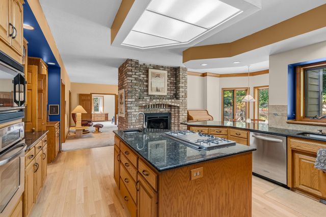 655 Evergreen Circle, Shoreview, MN 55126