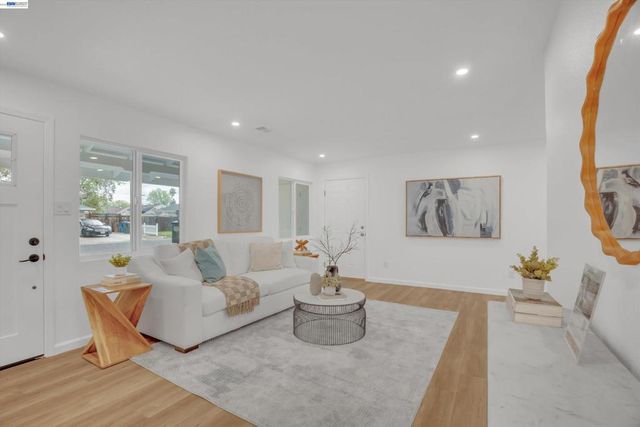 1954 1954 Treadway Ln, Pleasant Hill, CA 94523