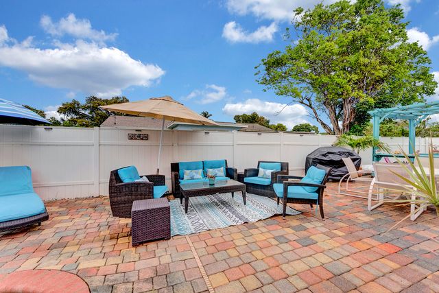 661 Eagle Circle, Delray Beach, FL 33444