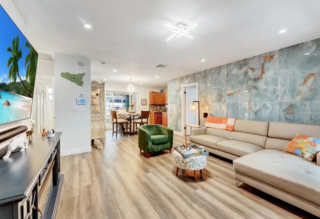 661 Eagle Circle, Delray Beach, FL 33444