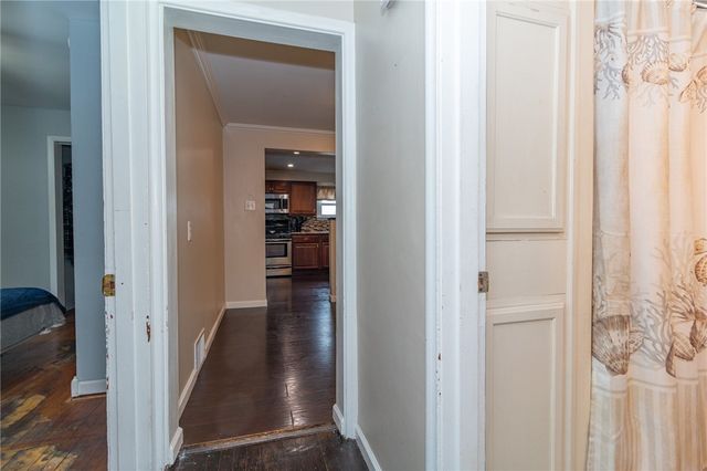 6808 Monroe Ave, West Mifflin, PA 15122