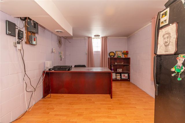 6808 Monroe Ave, West Mifflin, PA 15122