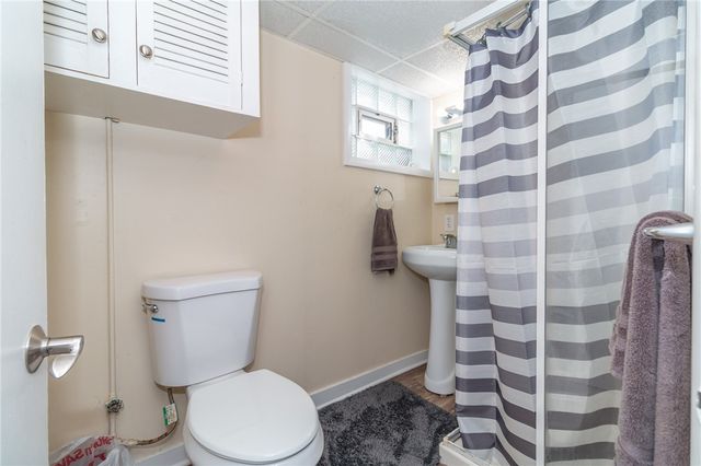 6808 Monroe Ave, West Mifflin, PA 15122