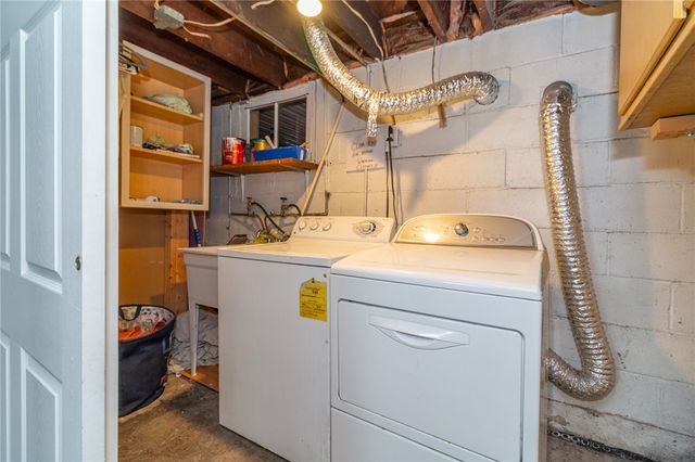 6808 Monroe Ave, West Mifflin, PA 15122