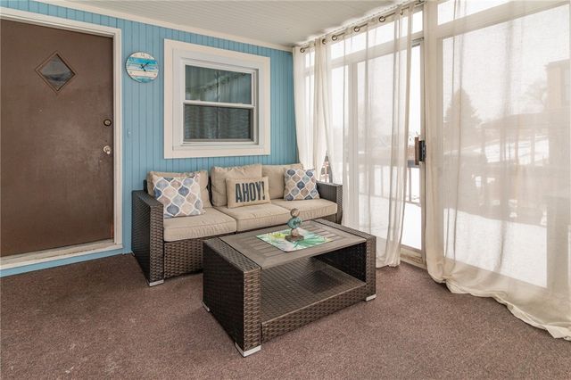 6808 Monroe Ave, West Mifflin, PA 15122