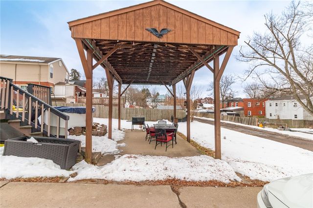 6808 Monroe Ave, West Mifflin, PA 15122