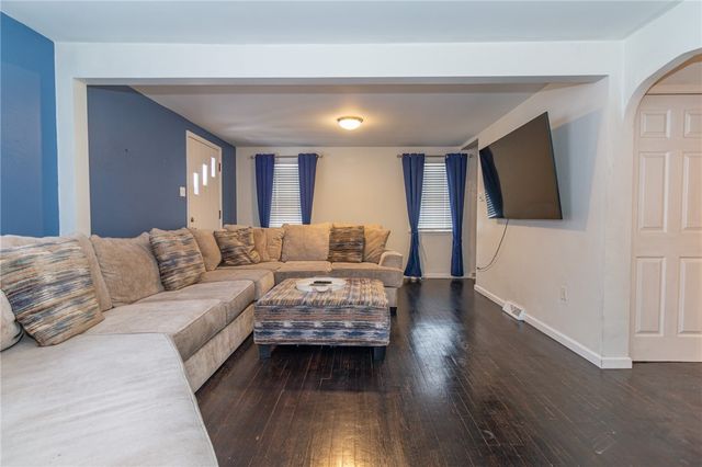 6808 Monroe Ave, West Mifflin, PA 15122