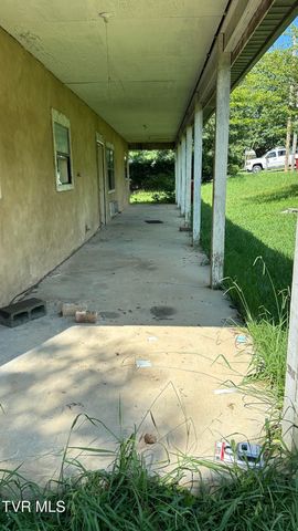 828 Clairmont Road, Johnson City, TN 37601