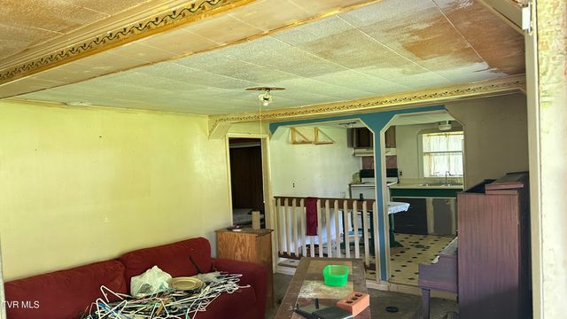 828 Clairmont Road, Johnson City, TN 37601
