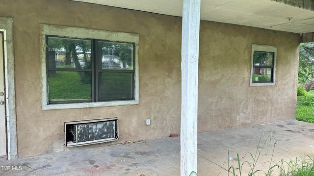 828 Clairmont Road, Johnson City, TN 37601