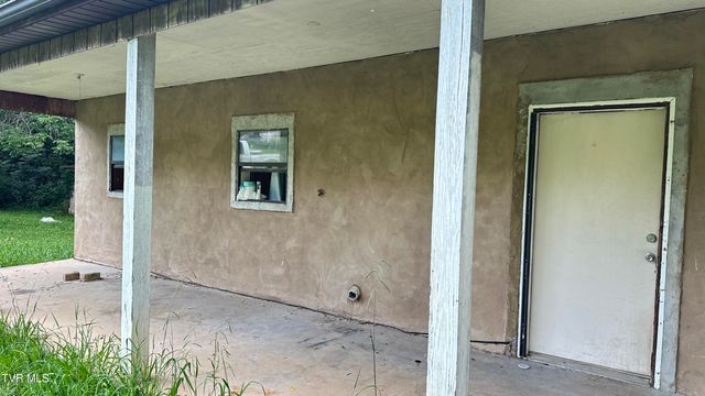 828 Clairmont Road, Johnson City, TN 37601