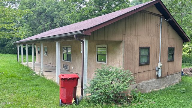 828 Clairmont Road, Johnson City, TN 37601