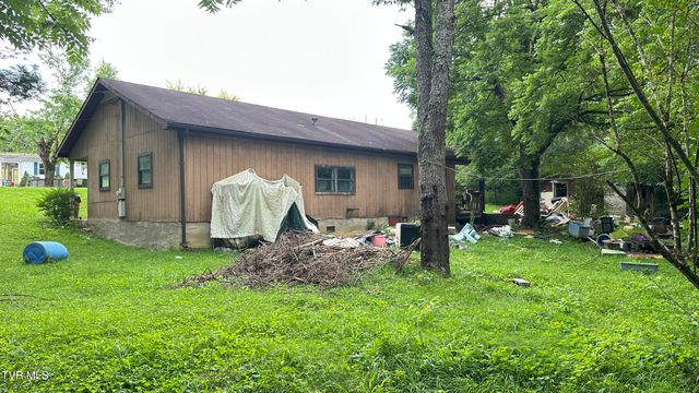828 Clairmont Road, Johnson City, TN 37601