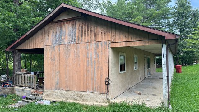 828 Clairmont Road, Johnson City, TN 37601