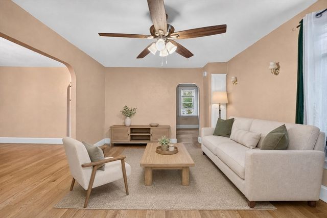 130 Dale St, Revere, MA 02151