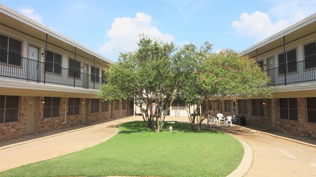 101 Westcourt Drive, Cleburne, TX 76033