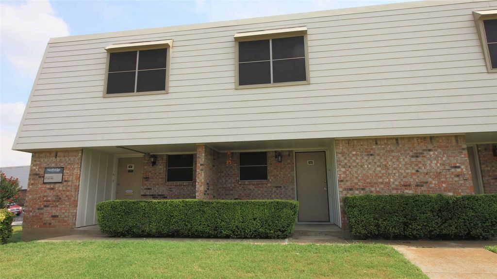 101 Westcourt Drive, Cleburne, TX 76033