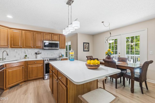 1211 Waterford Green Drive, Apex, NC 27502