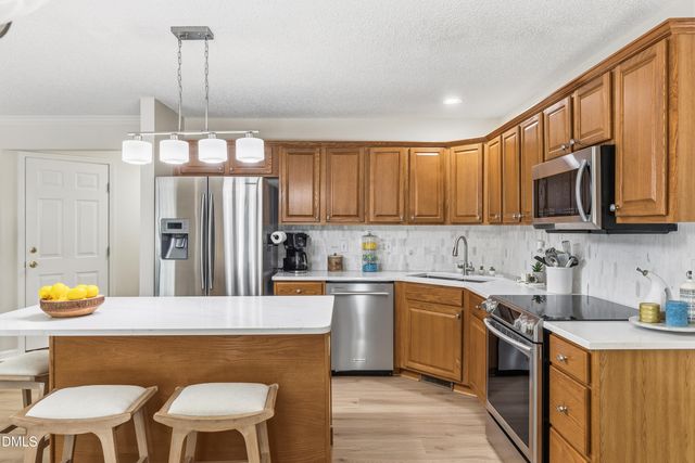 1211 Waterford Green Drive, Apex, NC 27502