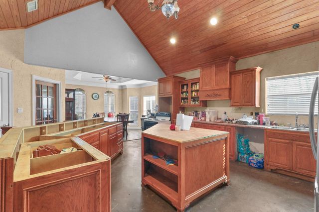 4515 Ridgewood Street, Beaumont, TX 77708