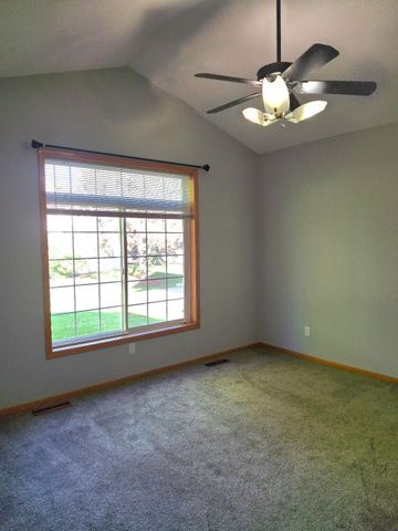 2704 Oak Ridge Trail, Woodbury, MN 55125