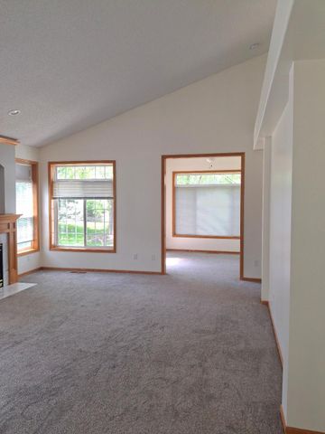2704 Oak Ridge Trail, Woodbury, MN 55125