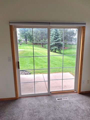 2704 Oak Ridge Trail, Woodbury, MN 55125