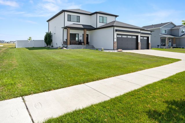 6012 31st Street S, Fargo, ND 58104