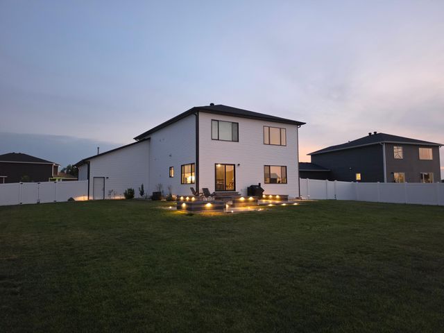 6012 31st Street S, Fargo, ND 58104