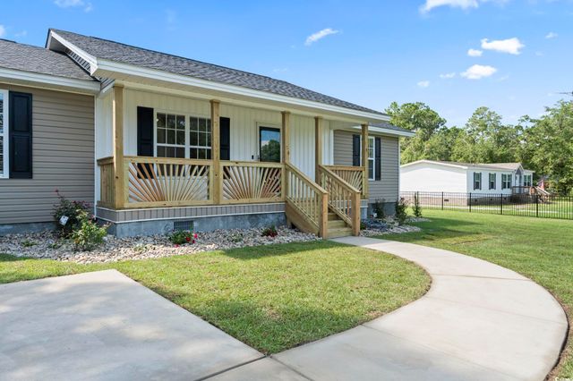 568 Rosedale Dr., Aynor, SC 29511