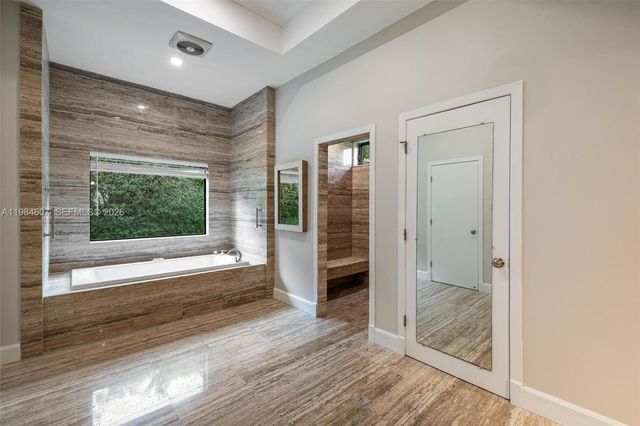 6220 SW 123rd Ter, Pinecrest, FL 33156