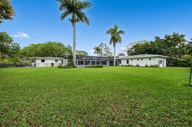 6220 SW 123rd Ter, Pinecrest, FL 33156