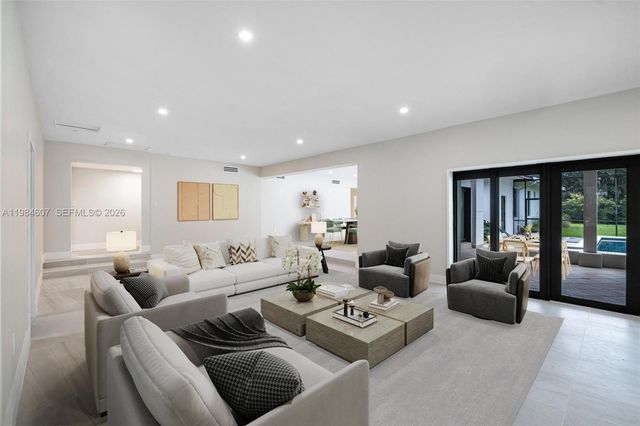 6220 SW 123rd Ter, Pinecrest, FL 33156