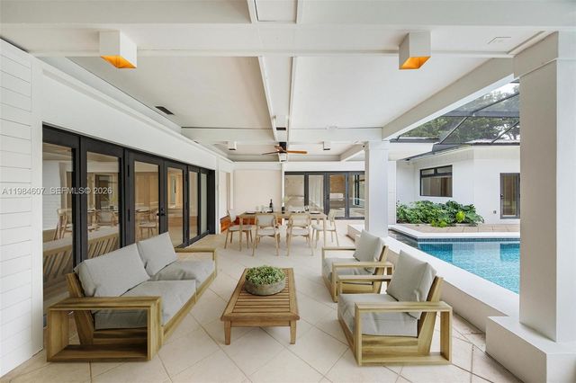 6220 SW 123rd Ter, Pinecrest, FL 33156