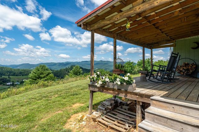 1131 Dug Hill Road, Mountain City, TN 37683
