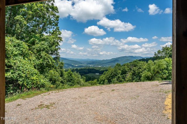 1131 Dug Hill Road, Mountain City, TN 37683