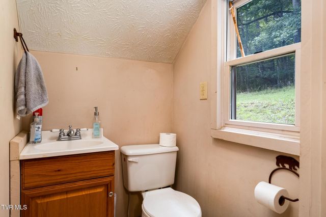 1131 Dug Hill Road, Mountain City, TN 37683