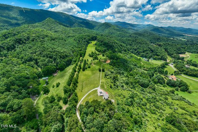1131 Dug Hill Road, Mountain City, TN 37683