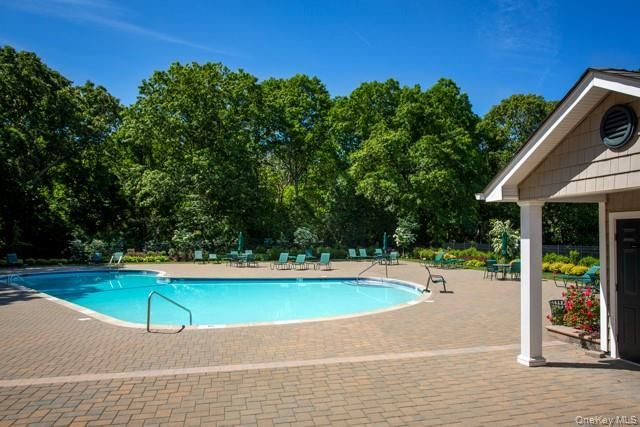 3 Dunstan Place 305A, Coram, NY 11727