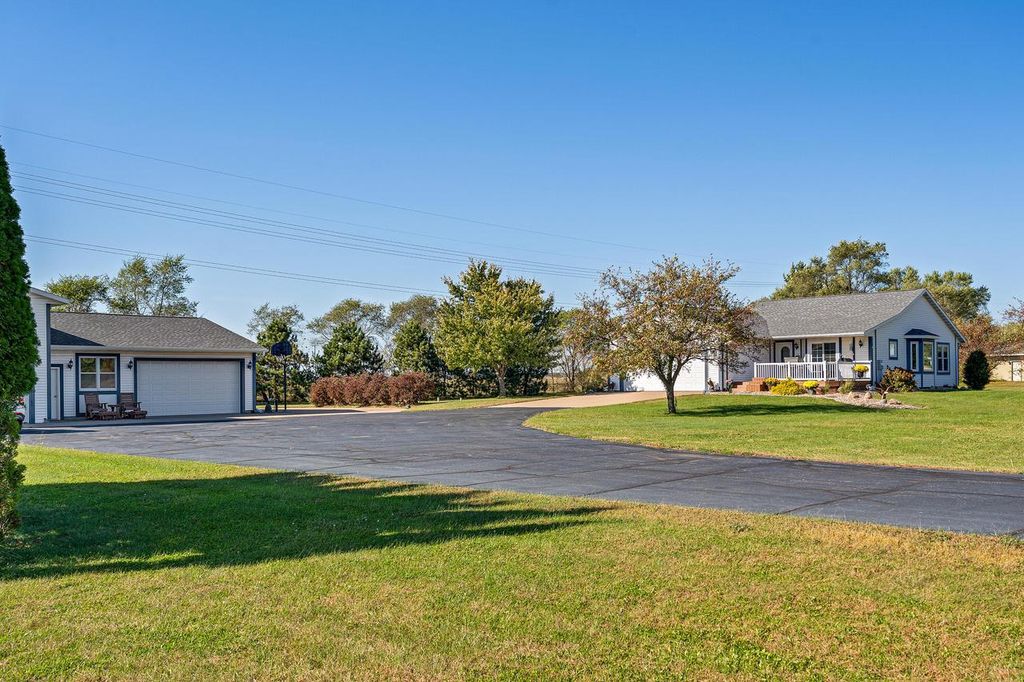 N7829 Bluffview COURT, Holmen, WI 54636