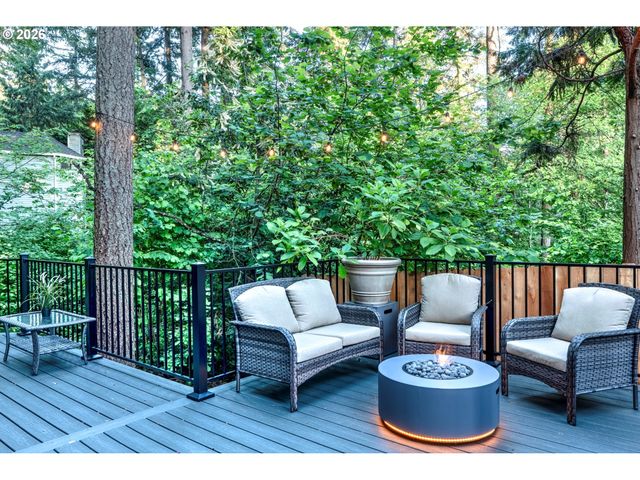 13143 VERMEER Dr, Lake Oswego, OR 97035
