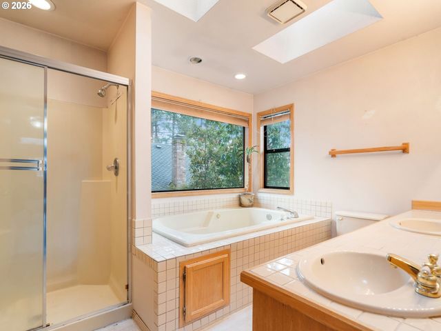 13143 VERMEER Dr, Lake Oswego, OR 97035