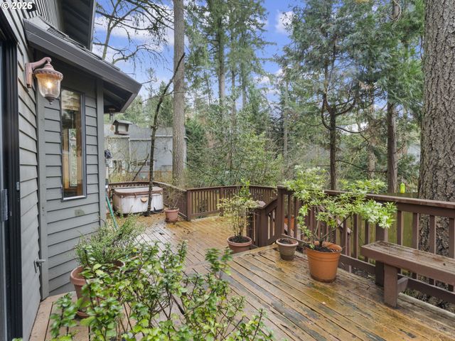 13143 VERMEER Dr, Lake Oswego, OR 97035