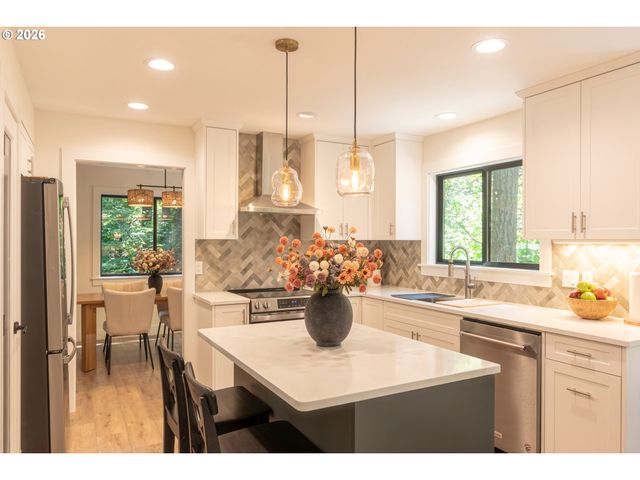 13143 VERMEER Dr, Lake Oswego, OR 97035